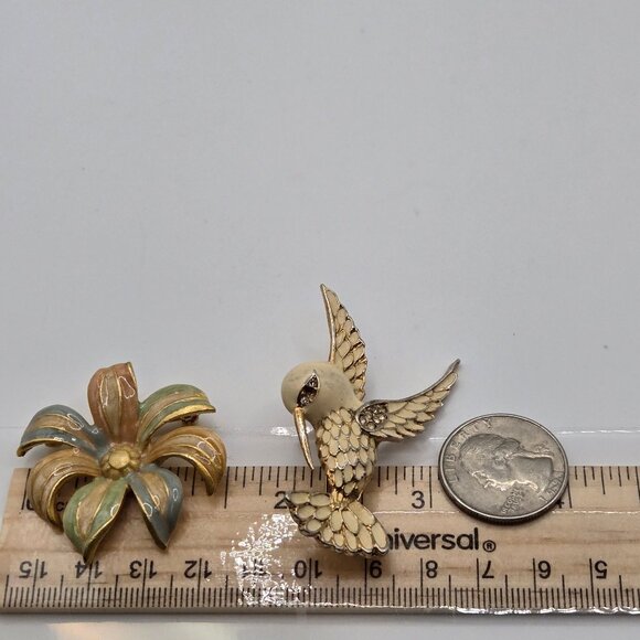 VTG 2PC Brooch Fairy Whimsy Spring Antique Look Marble Enamel Hummingbird Flower - Picture 12 of 12